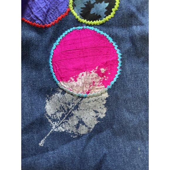 Allure Size Medium Women Blue Denim Button Up Embroidred Shirt Raw Hem Buttons - Picture 8 of 13